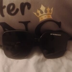 Burberry Elegant Black Sunglasses